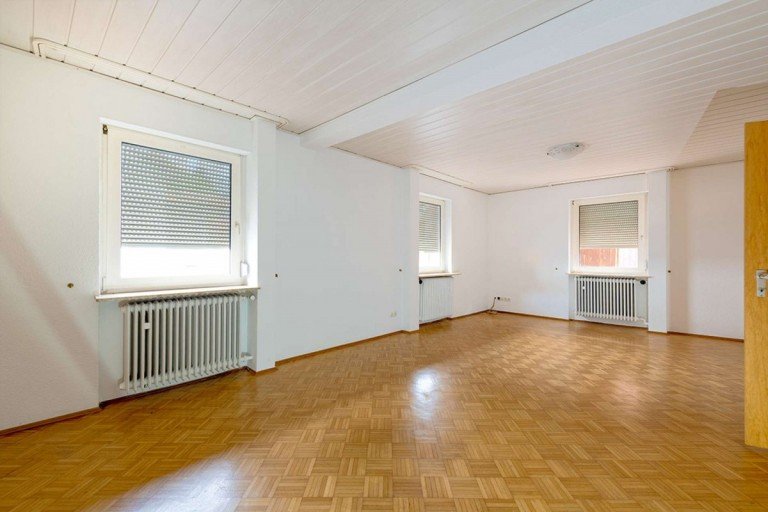 Wohnen Ober-Ramstadt Einfamilienhaus Hahn: Einfamilienhaus und groem Nebengebude