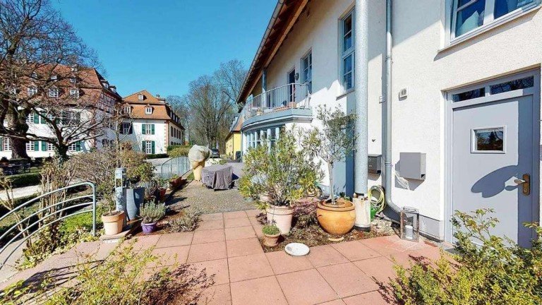 Eingang Florstadt Reihenmittelhaus Elegantes Reihenhaus in romantischer Schlossanlage