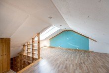 Dachgeschoss Urberach: Einfamilienhaus mit ELW auf gro�em Grundst�ck