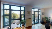 Blick auf Terrasse Elegantes Reihenhaus in romantischer Schlossanlage