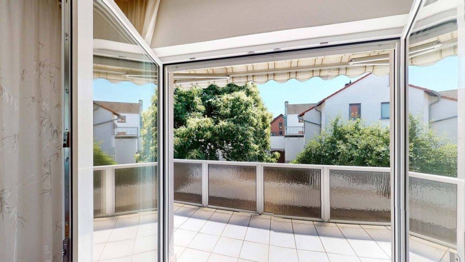 OG Blick Balkon Zweifamilienhaus Messel