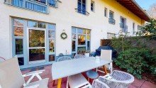 Terrasse Elegantes Reihenhaus in romantischer Schlossanlage