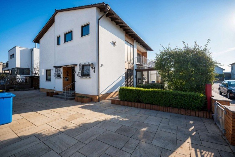 Ansicht Vorderseite Trebur Einfamilienhaus Sehr gepflegtes und ger�umiges Einfamilienhaus