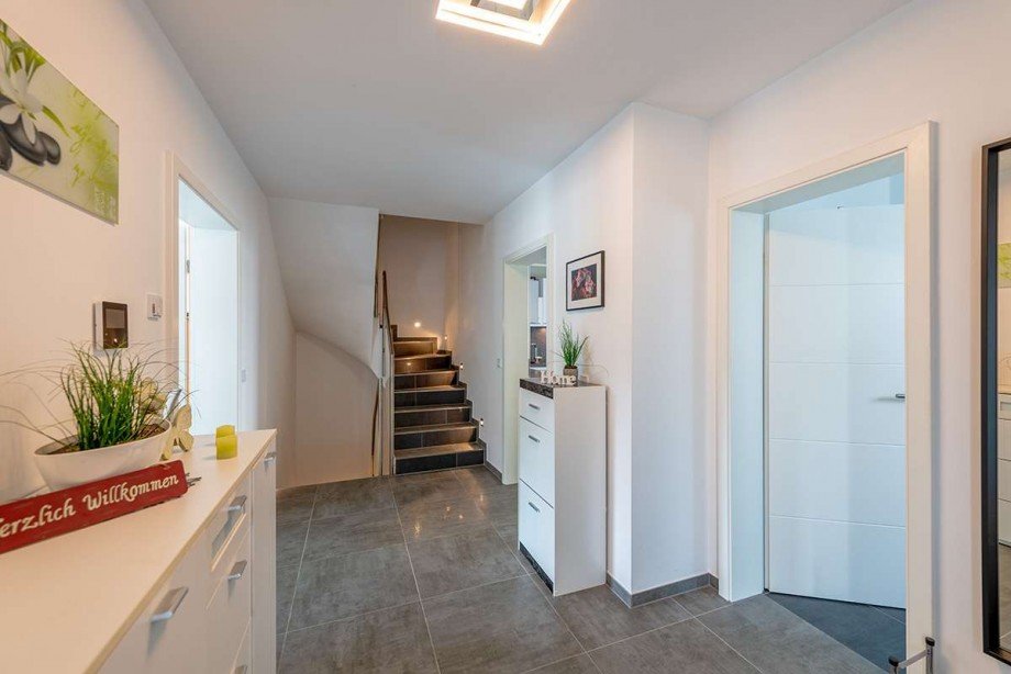 Flur EG Doppelhaush�lfte Heppenheim (Bergstra�e)