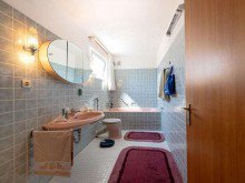 Bad Eltern Kranichstein: Grozgiges Split-Level-Haus in moderner Bauform