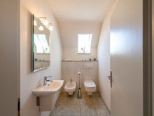 Toilette OG elegantes Wohlfhlhaus in hochwertiger Ausstattung und Qualitt