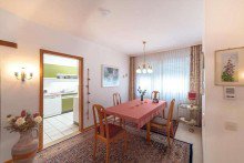 Essen Kranichstein: Grozgiges Split-Level-Haus in moderner Bauform