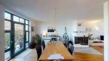 Essen Elegantes Reihenhaus in romantischer Schlossanlage